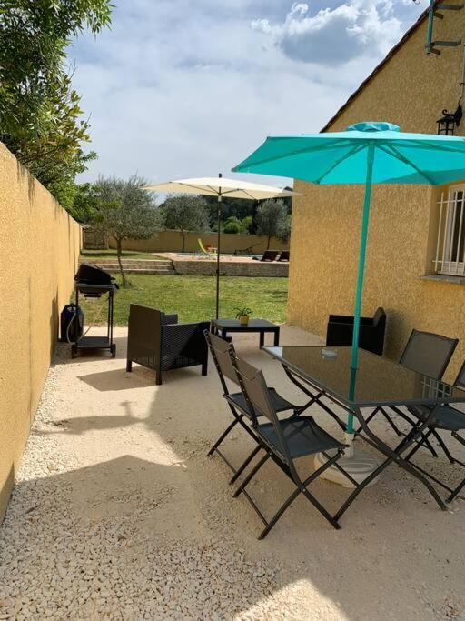 Loue Studio Dans Une Villa Avec Piscine Terrasse Saint-Theodorit Exterior foto